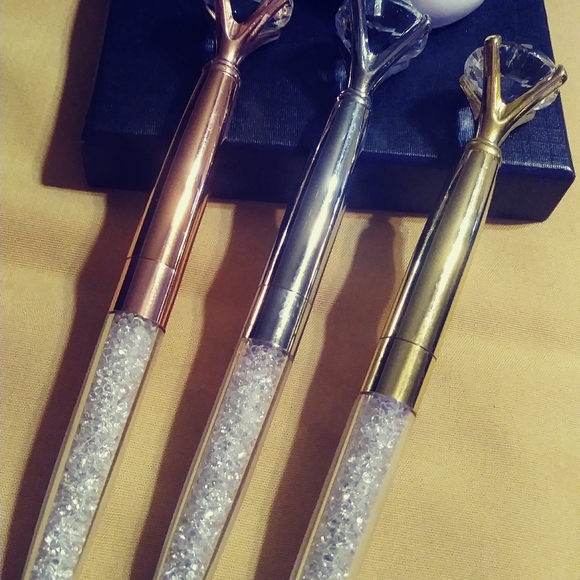 3} REALISTIC- DIAMOND *LOOK* PEN SET. SILVER, GOLD, & ROSE GOLD - Picture 5 of 9